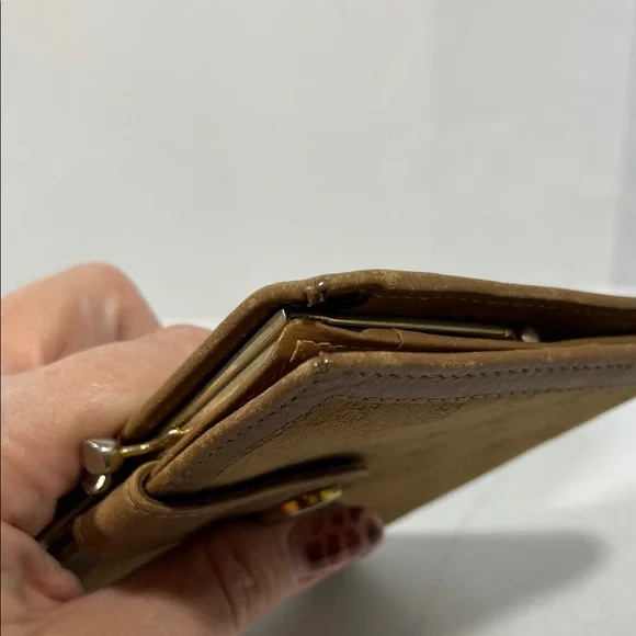 Gucci Tan Monogram Canvas Wallet - Picture 8 of 12